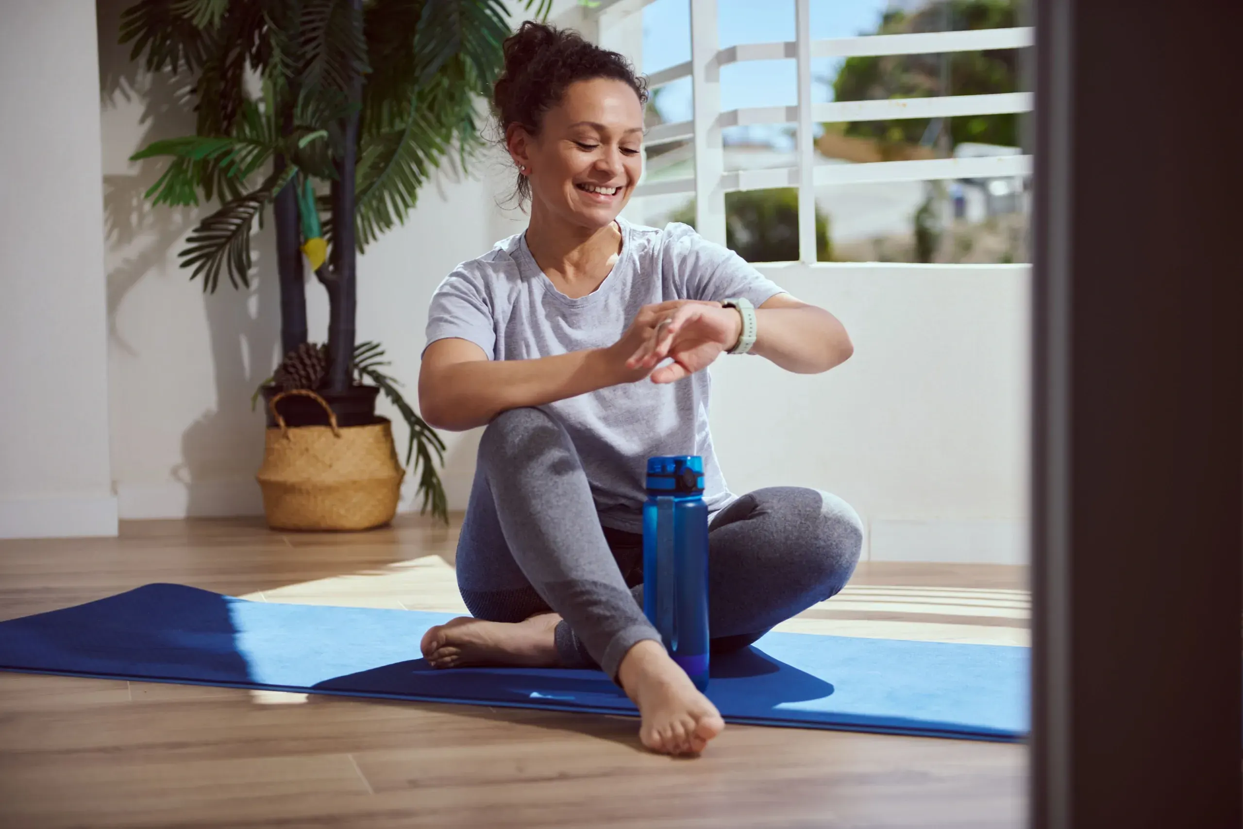 Patient consultation for intersegmental traction at Bensa Chiropractic and Wellness Bradenton