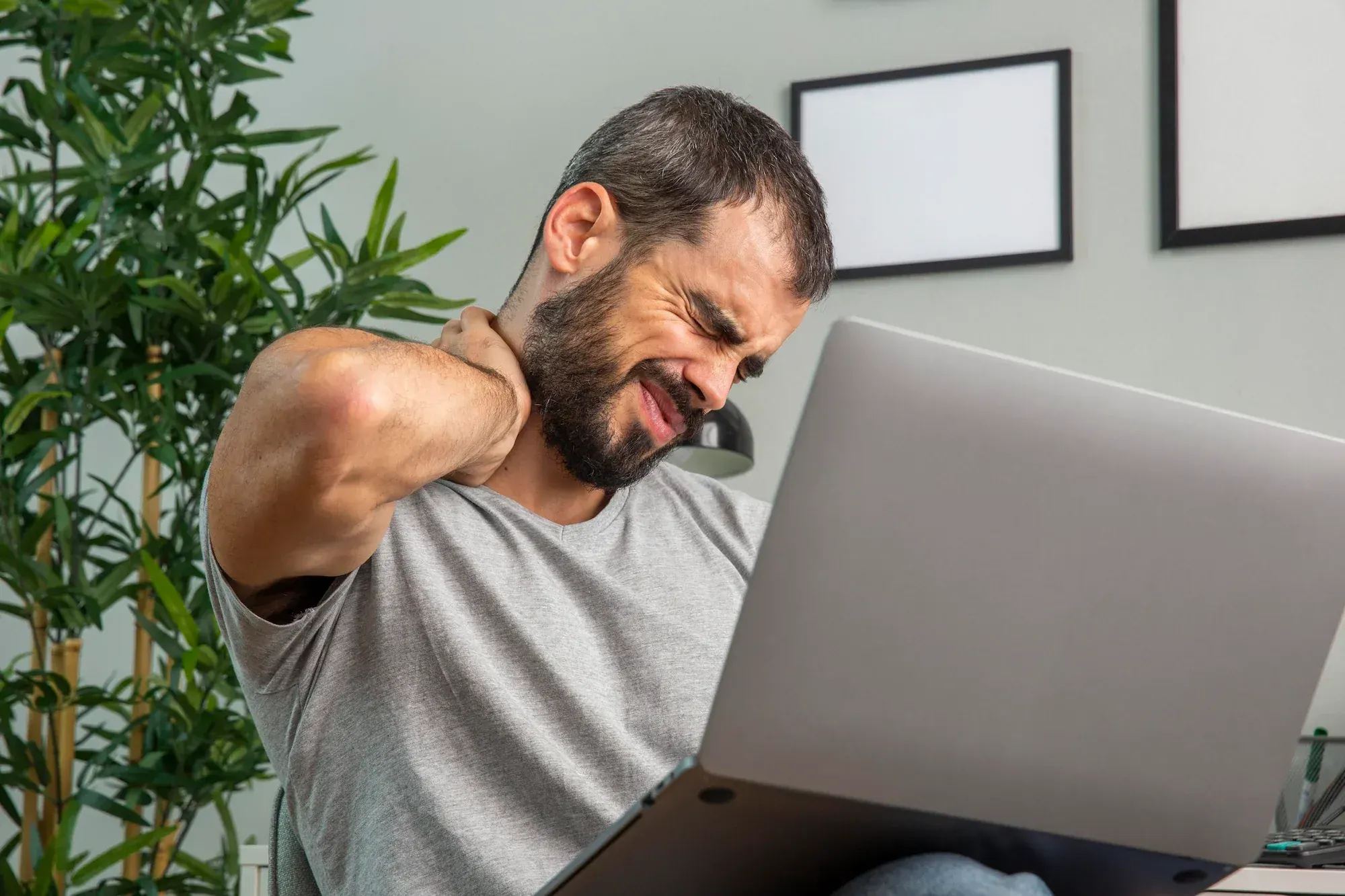 Lifestyle factors contributing to neck pain at Bensa Chiropractic and Wellness Bradenton